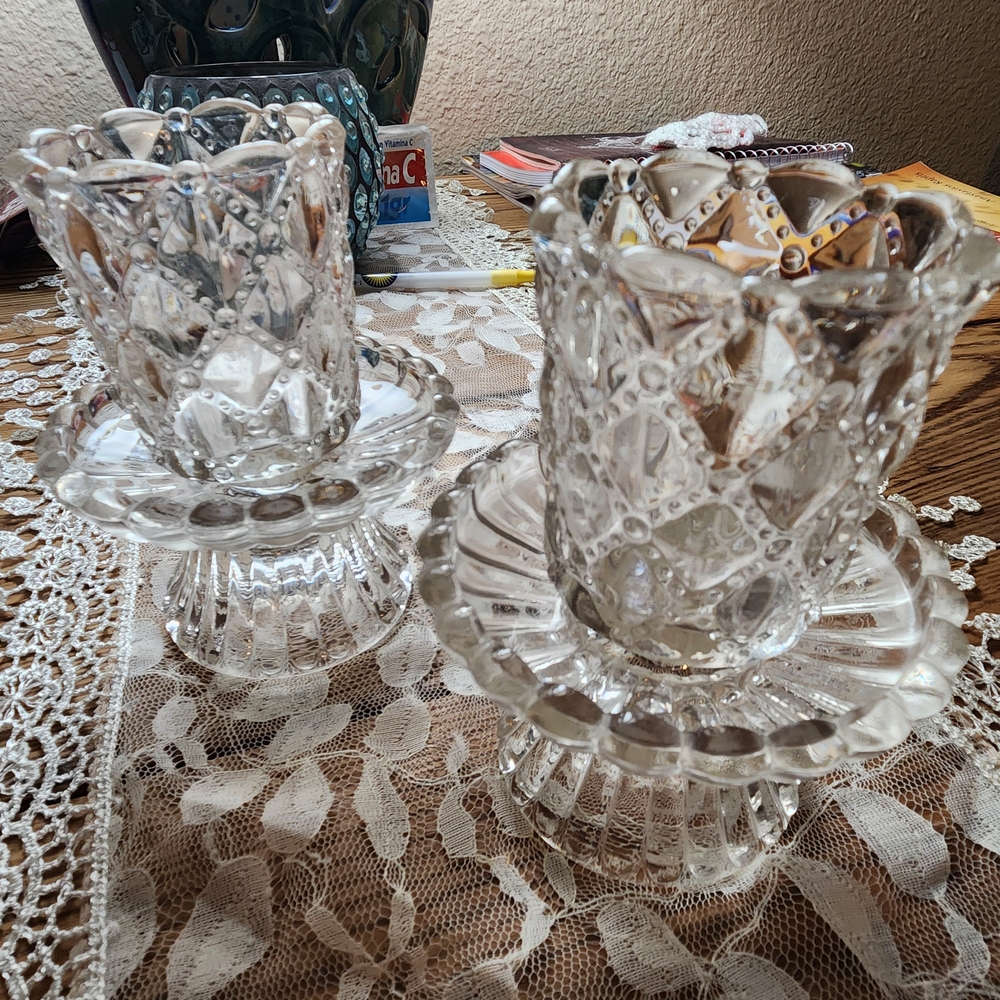 Elegant Clear Glass Candle Holder - Picture 5 of 5